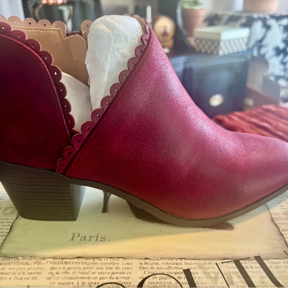 Source Unknown Maroon Ankle Booties